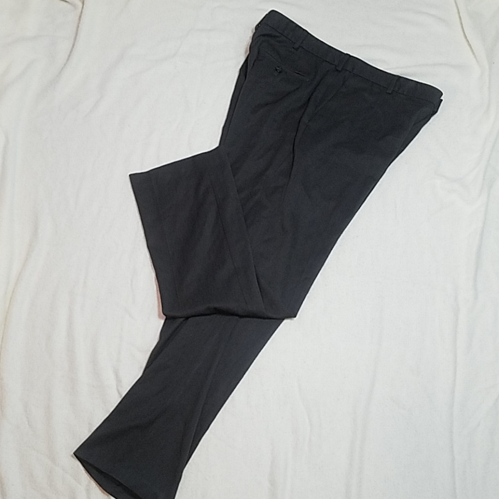 Van Heusen mens traveler dress pants 36/32